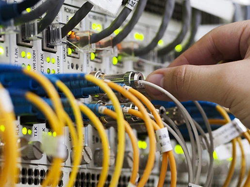 Simplify Industrial Networks with Unmanaged Din-Rail Ethernet Switches